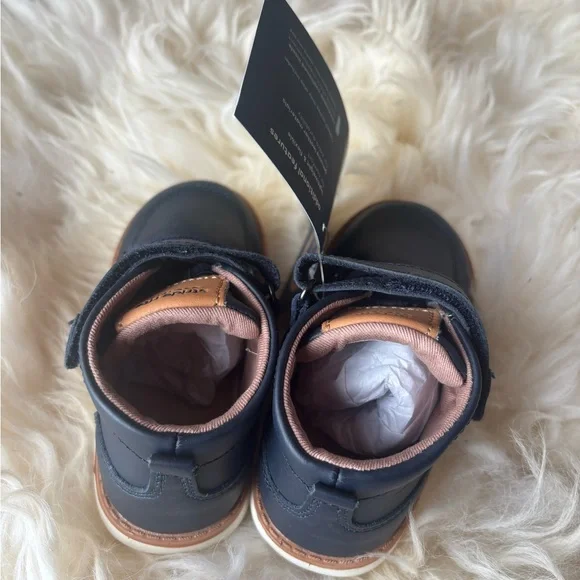 Stride Rite Sneakers - Picture 8 of 11